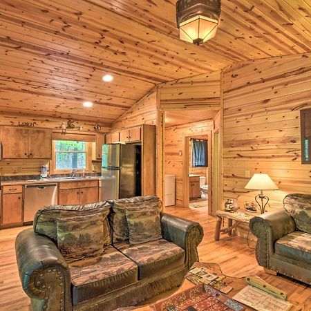 The Honeybee Cabin With Private Porch And Hot Tub Clarkesville Esterno foto