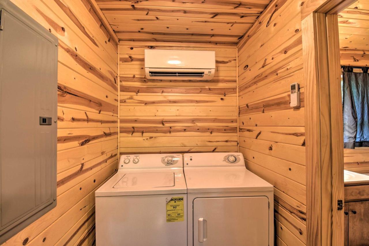 The Honeybee Cabin With Private Porch And Hot Tub Clarkesville Esterno foto