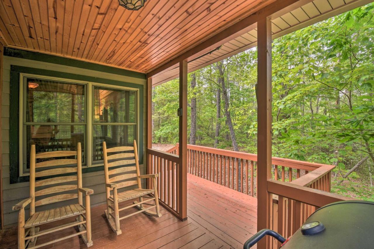 The Honeybee Cabin With Private Porch And Hot Tub Clarkesville Esterno foto