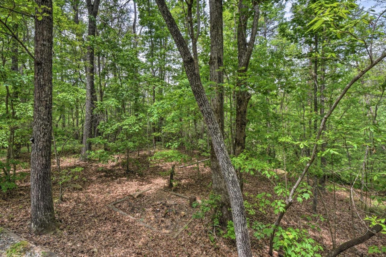 The Honeybee Cabin With Private Porch And Hot Tub Clarkesville Esterno foto