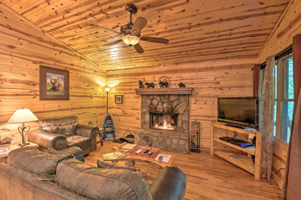 The Honeybee Cabin With Private Porch And Hot Tub Clarkesville Esterno foto